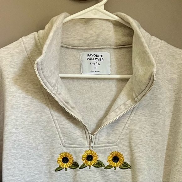 Cropped Sunflower Quarter-Zip Sweatshirt - Picture 4 of 6
